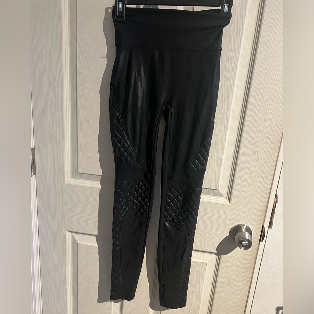 Spanx Faux Leather Moto Leggings Black Size XSmall - Picture 3 of 10